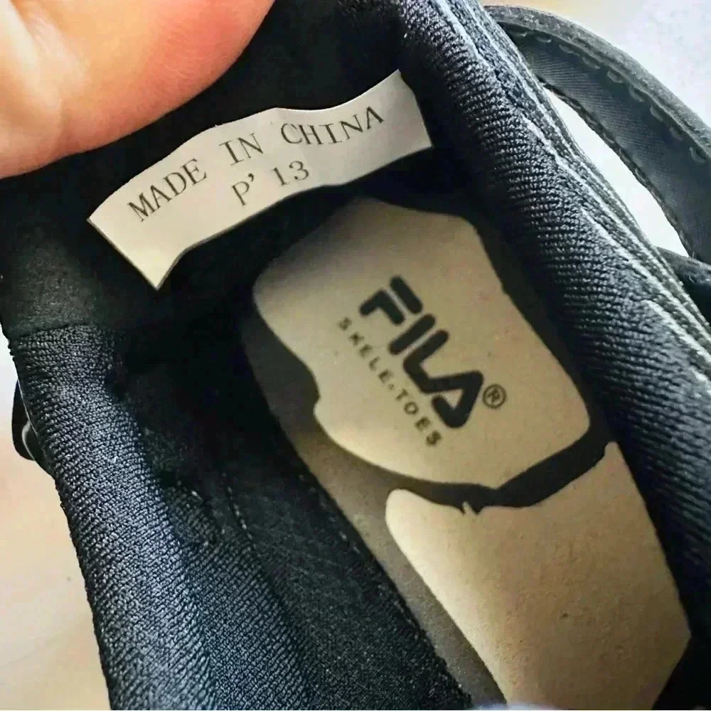 NWOT Fila Skele-Toes Slide Shoes